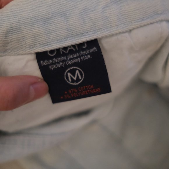 High-Waisted Daisy Embroidered Denim Shorts - Picture 4 of 6